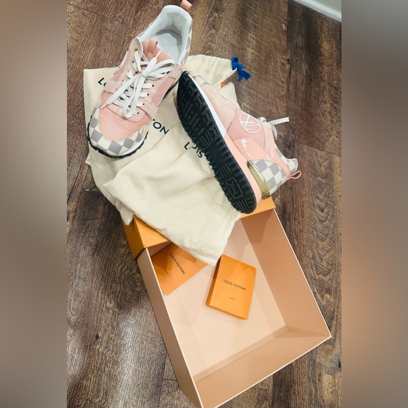 EUC Authentic Louis Vuitton Suede Damier Azur Run Away Sneakers - Picture 10 of 10